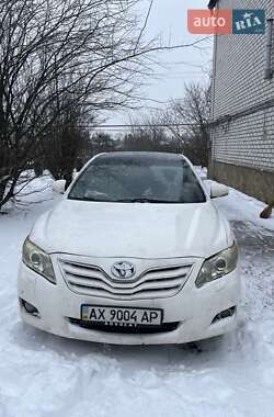 Седан Toyota Camry 2010 в Харькове