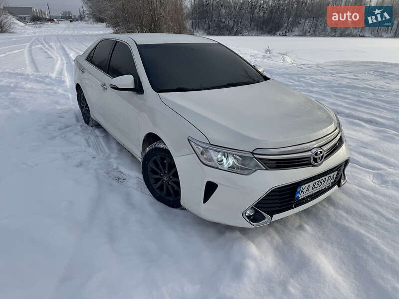 Toyota Camry 2016