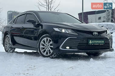 Седан Toyota Camry 2022 в Києві
