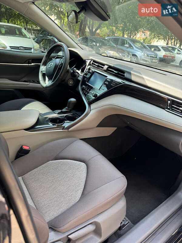 Седан Toyota Camry 2019 в Дружбе