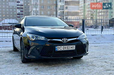 Седан Toyota Camry 2016 в Чернигове
