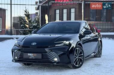 Седан Toyota Camry 2024 в Києві