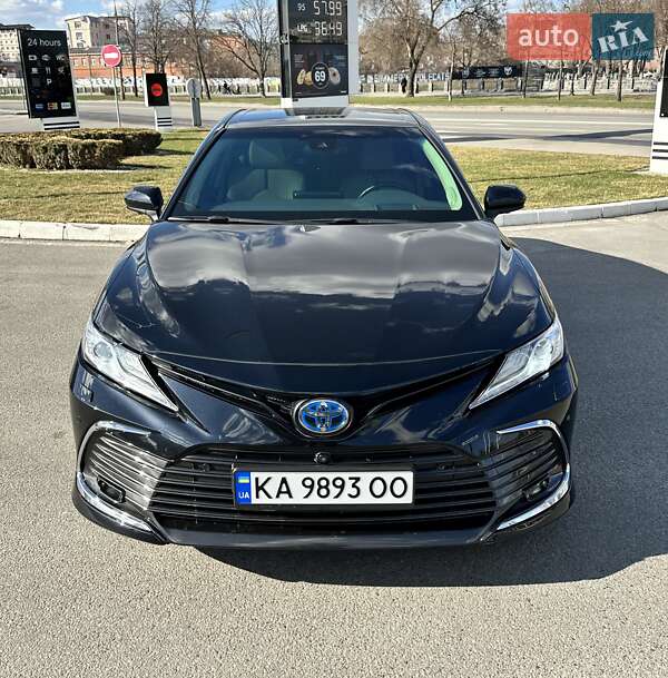 Седан Toyota Camry 2022 в Харькове