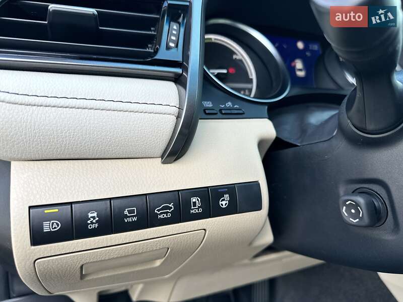 Седан Toyota Camry 2022 в Харькове