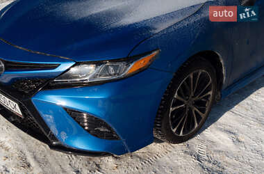 Седан Toyota Camry 2018 в Львові