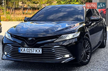 Седан Toyota Camry 2019 в Дніпрі