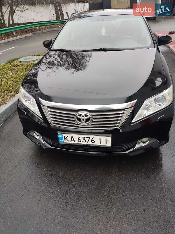 Седан Toyota Camry 2011 в Киеве