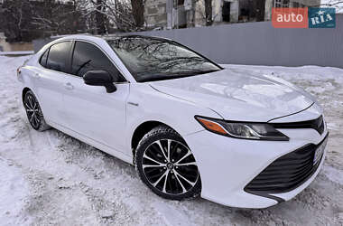 Седан Toyota Camry 2019 в Харкові