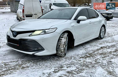Седан Toyota Camry 2020 в Киеве