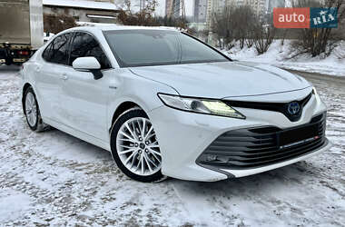Седан Toyota Camry 2020 в Києві