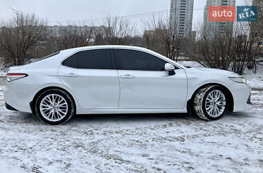 Седан Toyota Camry 2020 в Києві
