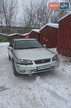 Седан Toyota Camry 2001 в Луцьку