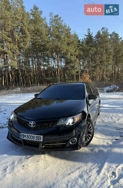 Седан Toyota Camry 2014 в Сумах