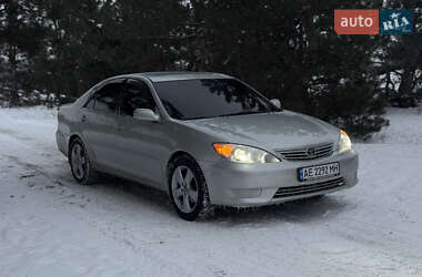 Седан Toyota Camry 2005 в Днепре