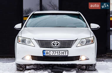 Седан Toyota Camry 2013 в Нововолынске