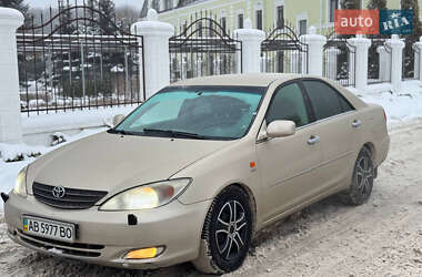 Седан Toyota Camry 2004 в Виннице