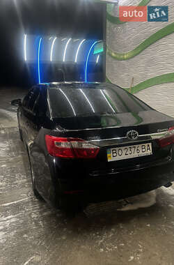 Седан Toyota Camry 2012 в Скалате