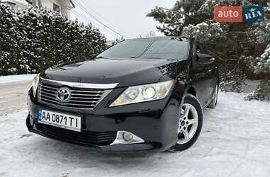 Седан Toyota Camry 2012 в Києві