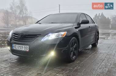 Седан Toyota Camry 2006 в Хороле