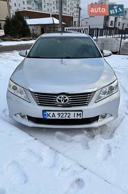 Седан Toyota Camry 2012 в Києві