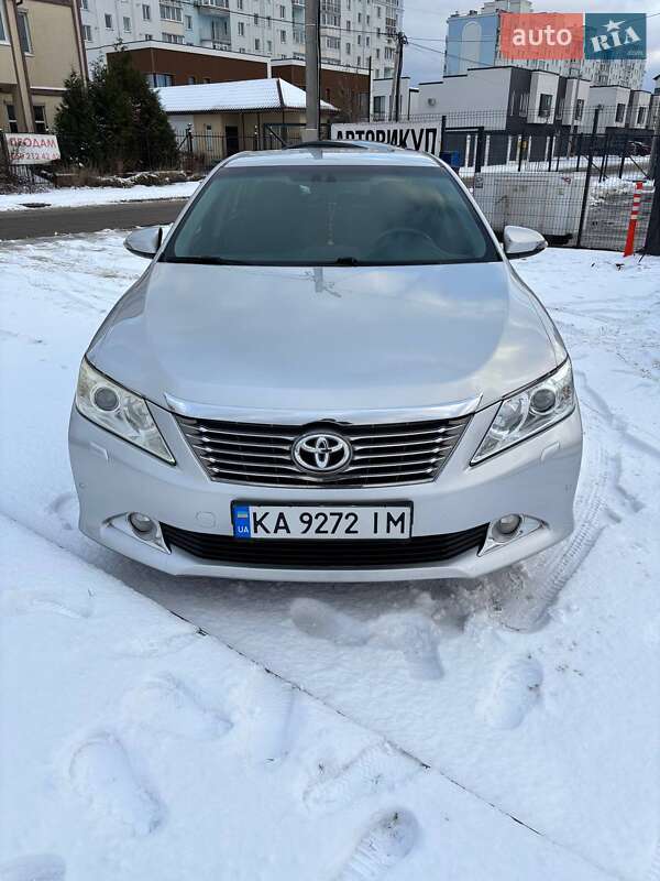 Седан Toyota Camry 2012 в Києві