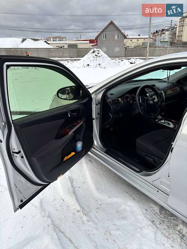 Седан Toyota Camry 2012 в Києві