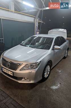 Седан Toyota Camry 2012 в Києві