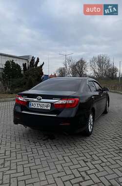 Седан Toyota Camry 2012 в Мукачевому