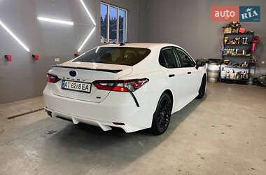 Седан Toyota Camry 2022 в Киеве