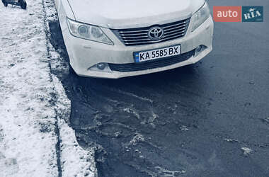 Седан Toyota Camry 2012 в Киеве