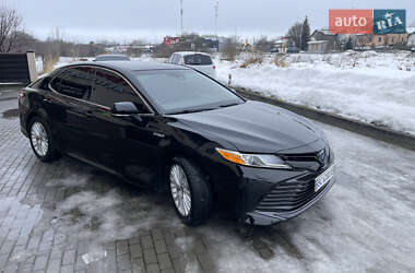 Седан Toyota Camry 2020 в Яворове
