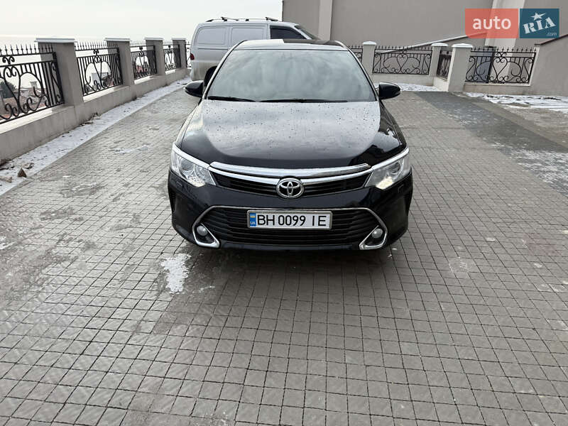 Седан Toyota Camry 2017 в Подольске