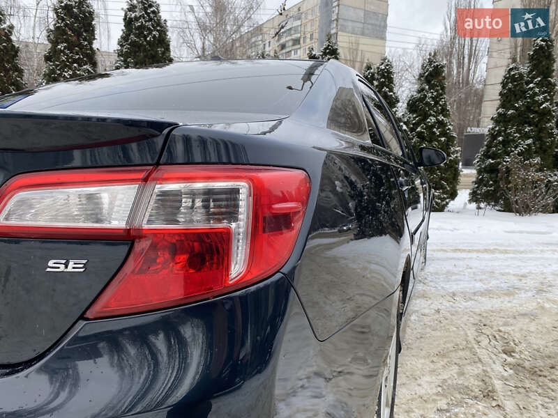 Седан Toyota Camry 2014 в Харькове