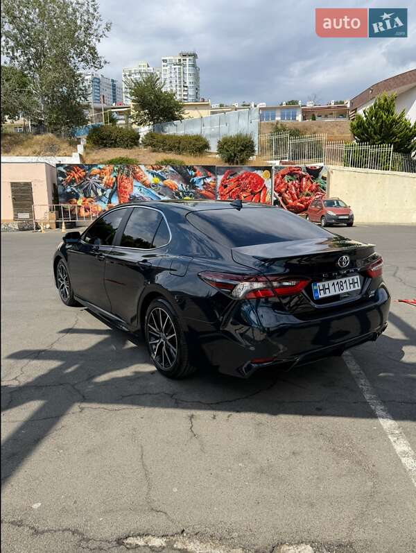 Седан Toyota Camry 2021 в Одессе
