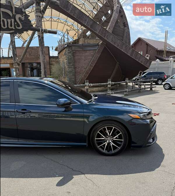 Седан Toyota Camry 2021 в Одессе