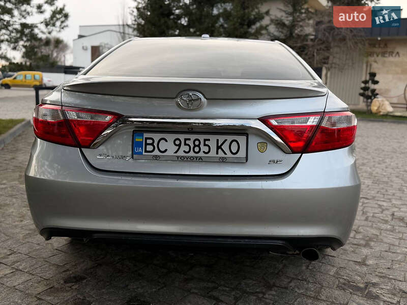 Седан Toyota Camry 2016 в Львове