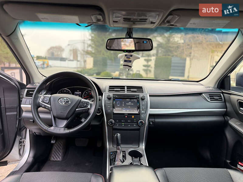 Седан Toyota Camry 2016 в Львове