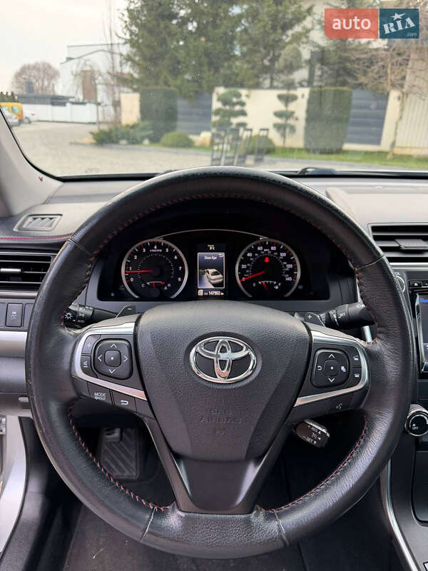 Седан Toyota Camry 2016 в Львове