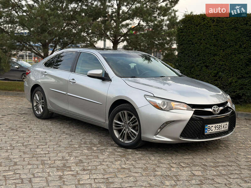 Седан Toyota Camry 2016 в Львове