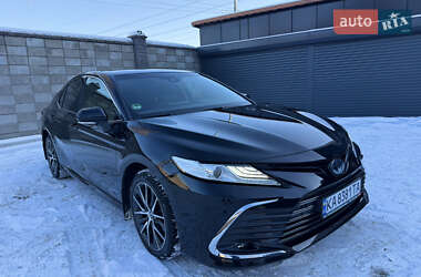 Седан Toyota Camry 2023 в Києві