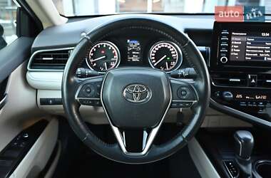 Седан Toyota Camry 2021 в Киеве