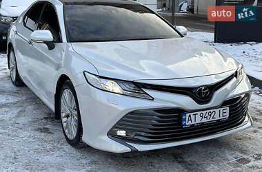 Седан Toyota Camry 2018 в Ивано-Франковске