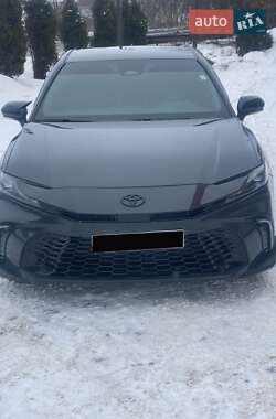 Седан Toyota Camry 2024 в Хмельницком