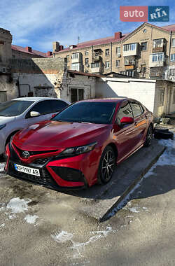 Седан Toyota Camry 2021 в Запорожье