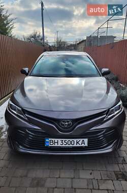Седан Toyota Camry 2018 в Одессе