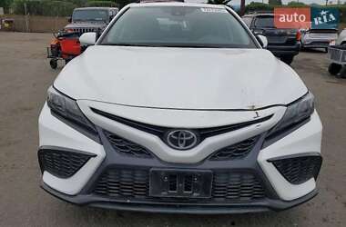 Седан Toyota Camry 2023 в Києві