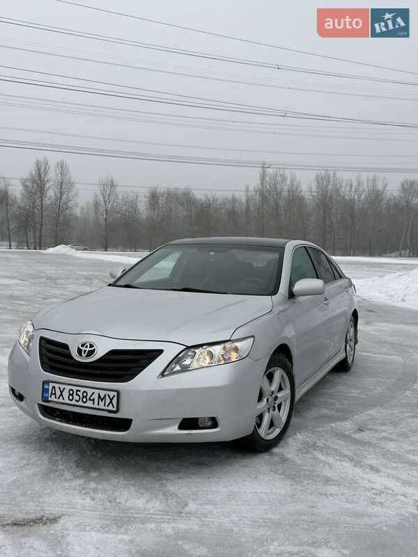 Седан Toyota Camry 2006 в Харькове