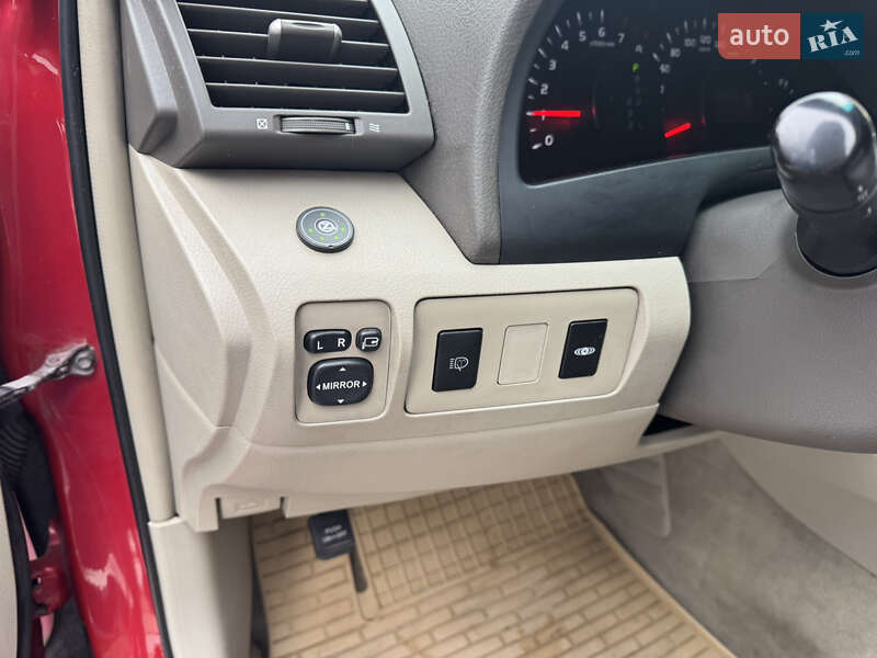 Седан Toyota Camry 2008 в Виннице