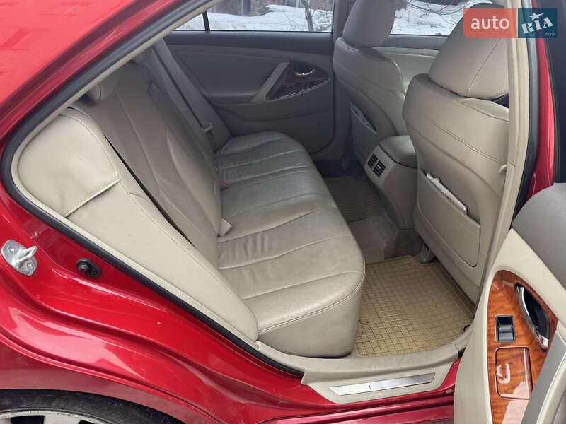 Седан Toyota Camry 2008 в Виннице