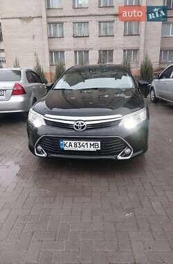 Седан Toyota Camry 2016 в Києві